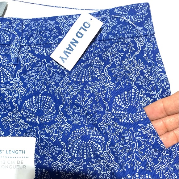 Old Navy Blue Coral Prints 5 Inch Short Size 6 - Picture 3 of 11